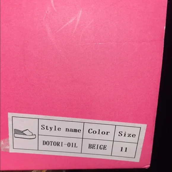 Covered Wedge in Black - Picture 6 of 7